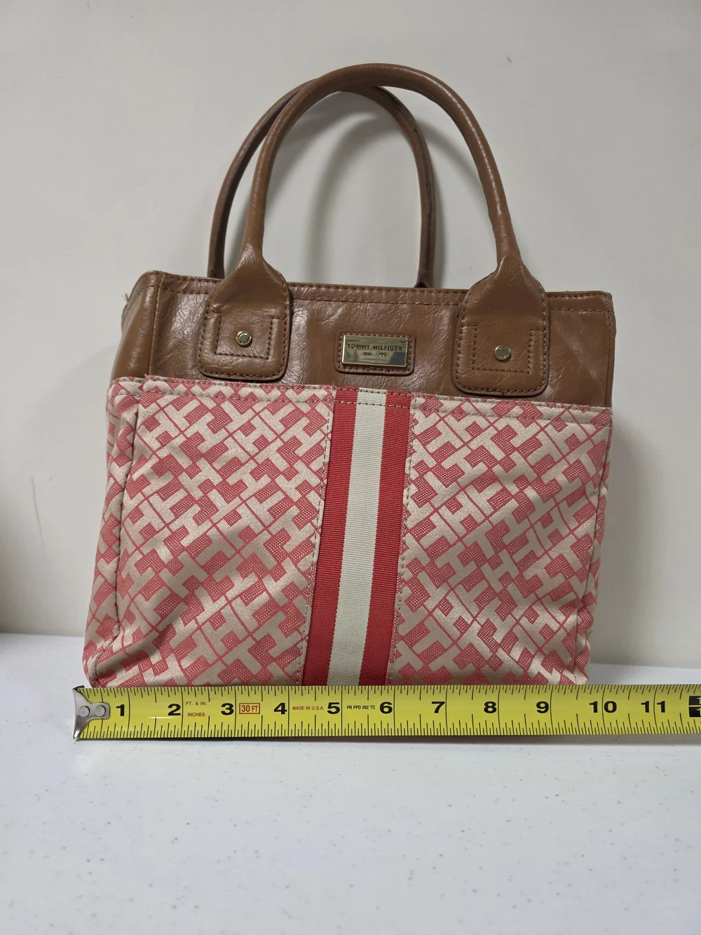 👜🌺 Tommy Hilfiger Y2K Preppy Coral Monogram Tote Bag Purse Tan Leather Trim